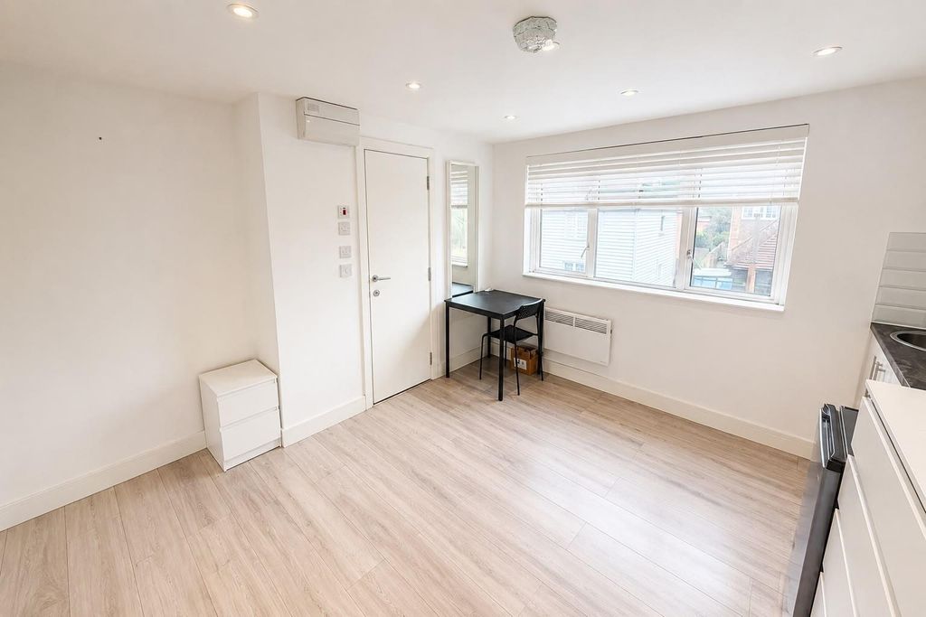 Property photo 2 of 6 3.Jpg