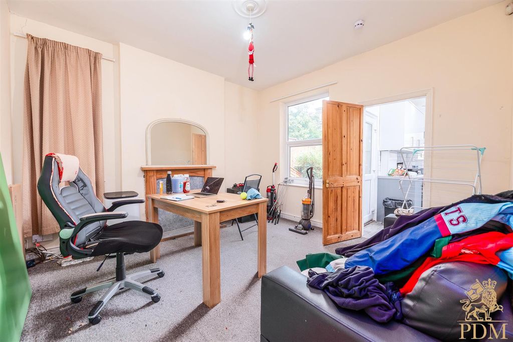 Property photo 3 of 9 15 Trinity Avenue, Nottingham (21 Of 25).Jpg