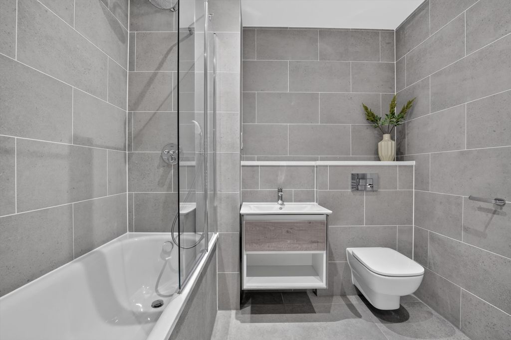 Property photo 3 of 19 Image