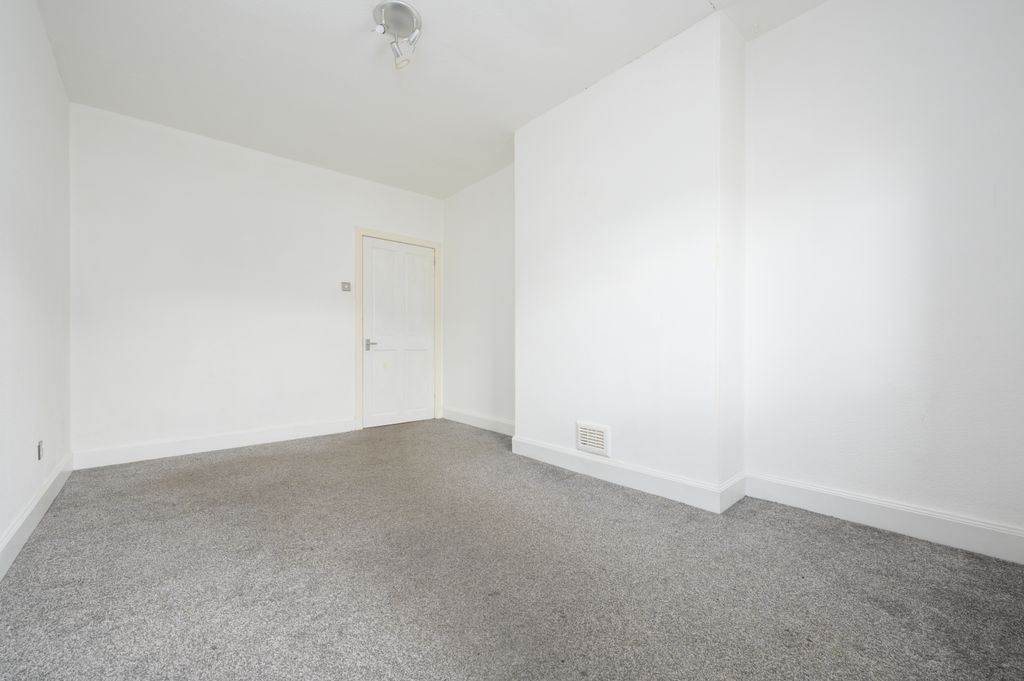 Additional image 11 of 3 bed flat for sale56 Robertson Road, Dunfermline KY12
