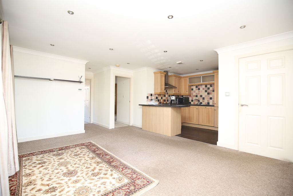 Property photo 3 of 11 4X8A3553