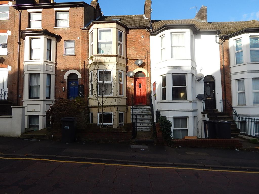 Property photo 1 of 5