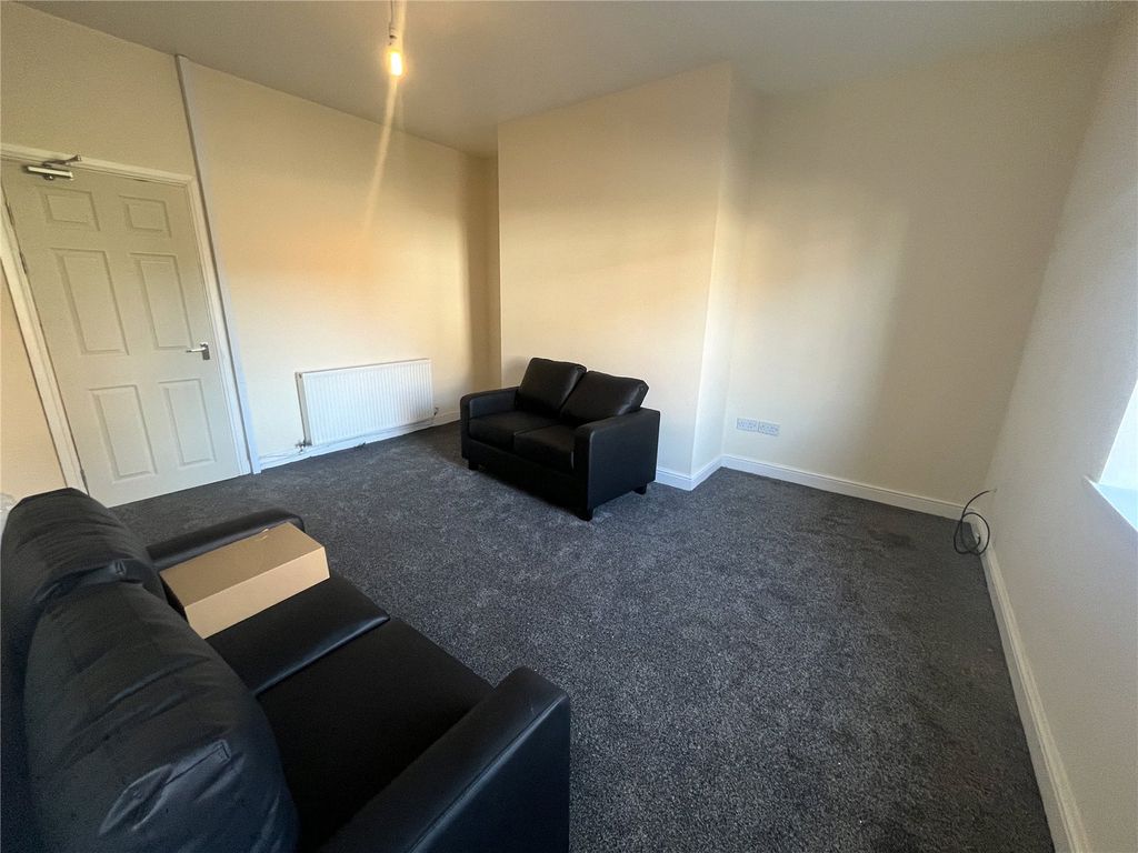 Property photo 3 of 10 Picture No. 09