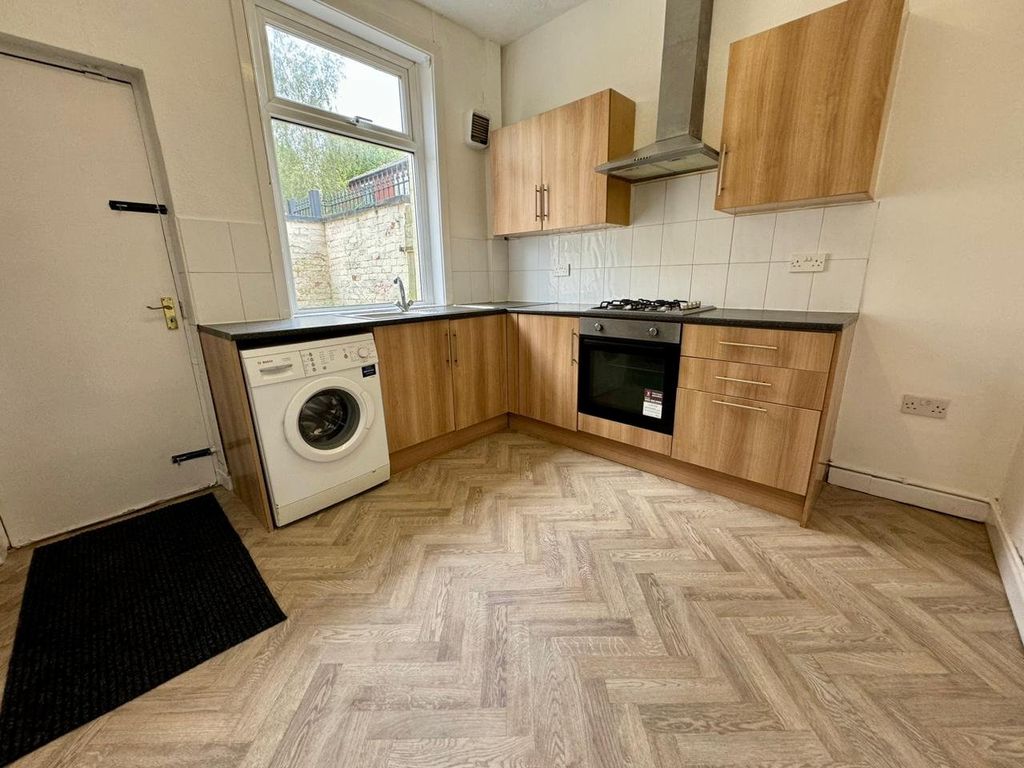 Property photo 3 of 8 Picture 3