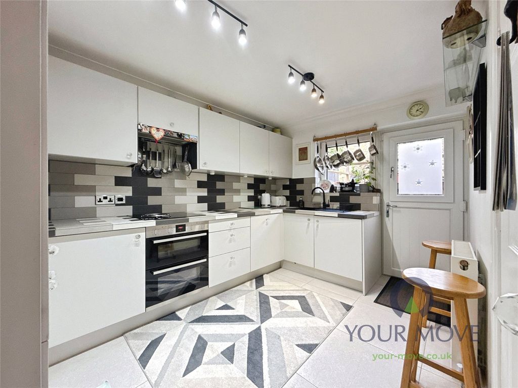 Property photo 3 of 16 Picture No. 13