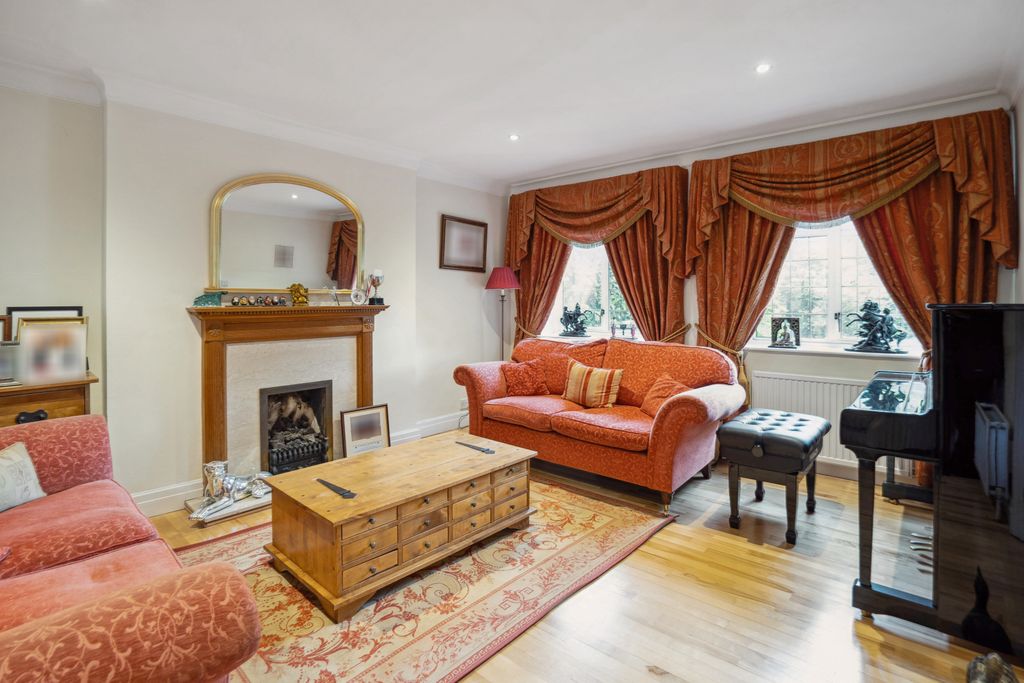 Property photo 2 of 19 1