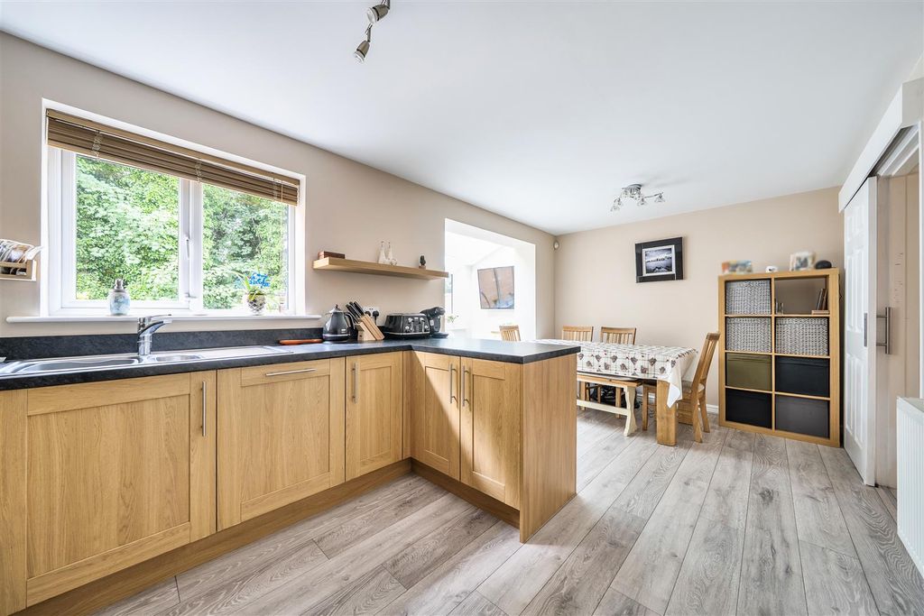 Property photo 3 of 38 1476393-19-6A32cd10B6Fbc.Jpg