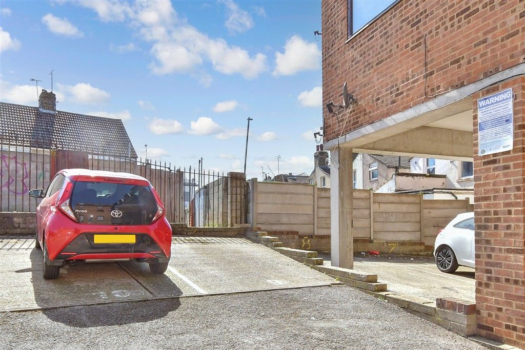 Property photo 1 of 3 Driveway/Parking