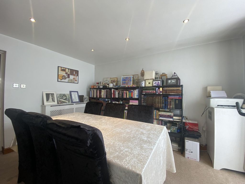 Property photo 3 of 13 4514483