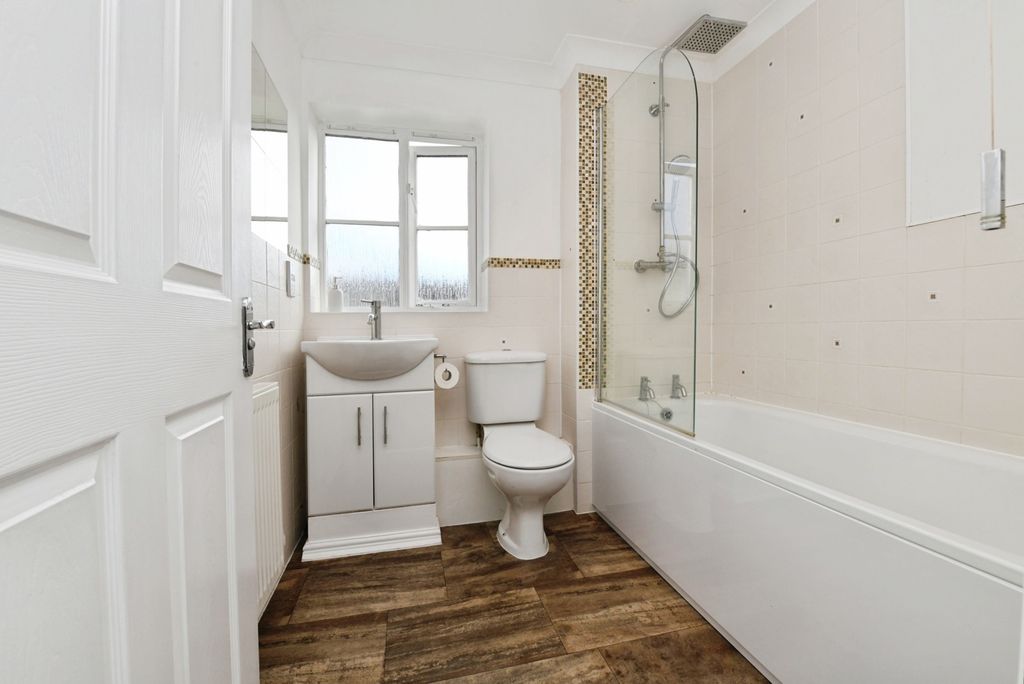 Property photo 3 of 17 Photo