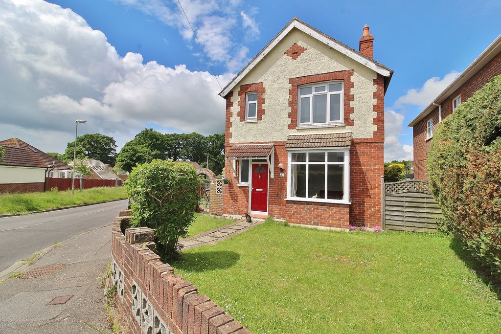 Property photo 1 of 18