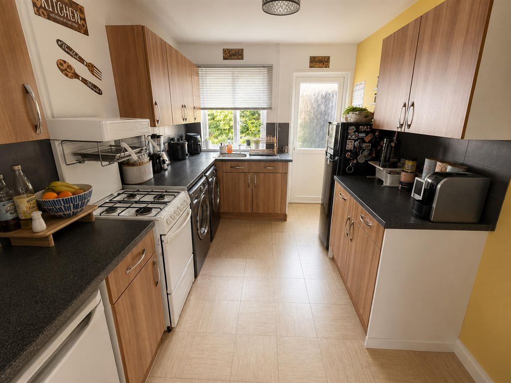 Property photo 2 of 9 Kitchen.Png