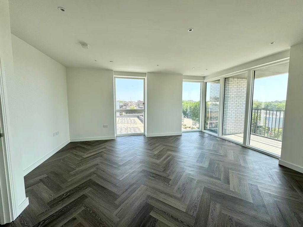 Property photo 2 of 9