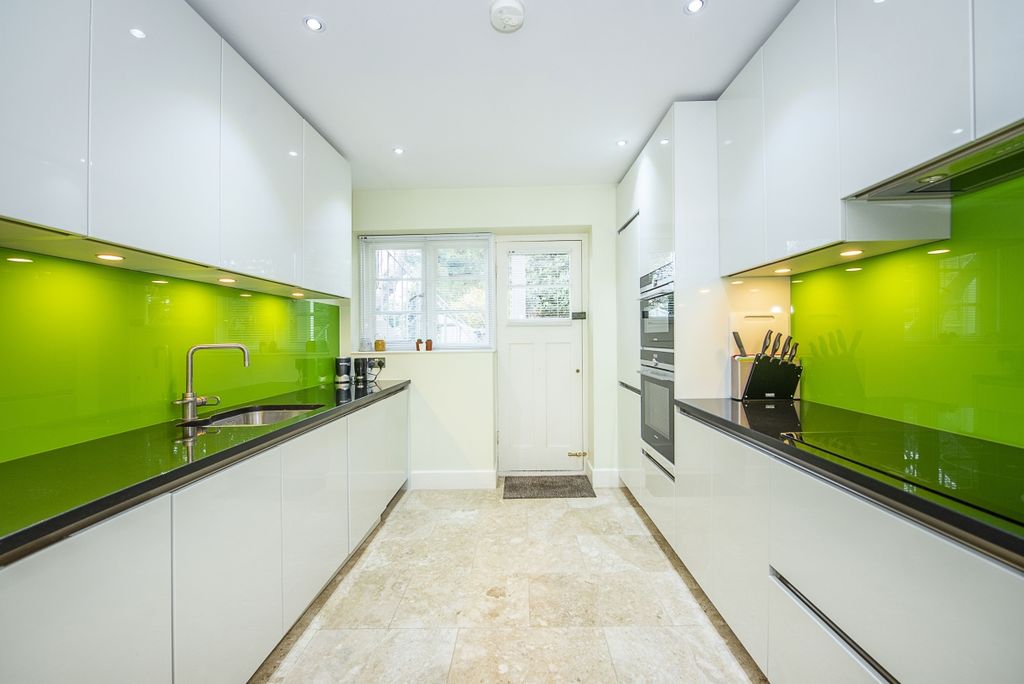 Property photo 2 of 11