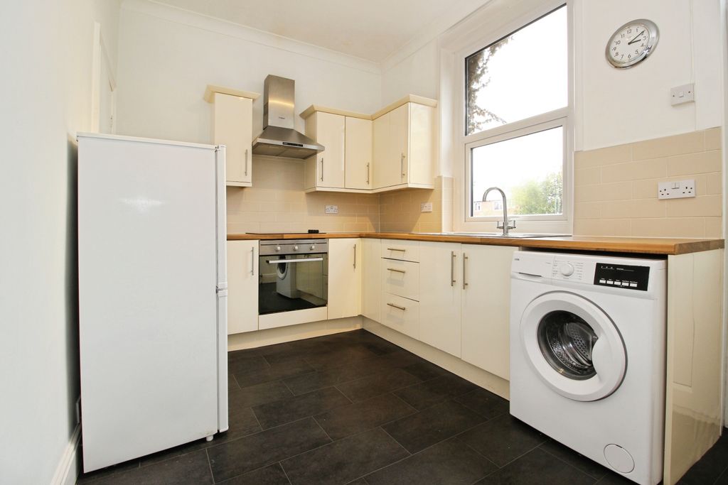 Property photo 2 of 14 Kitchen