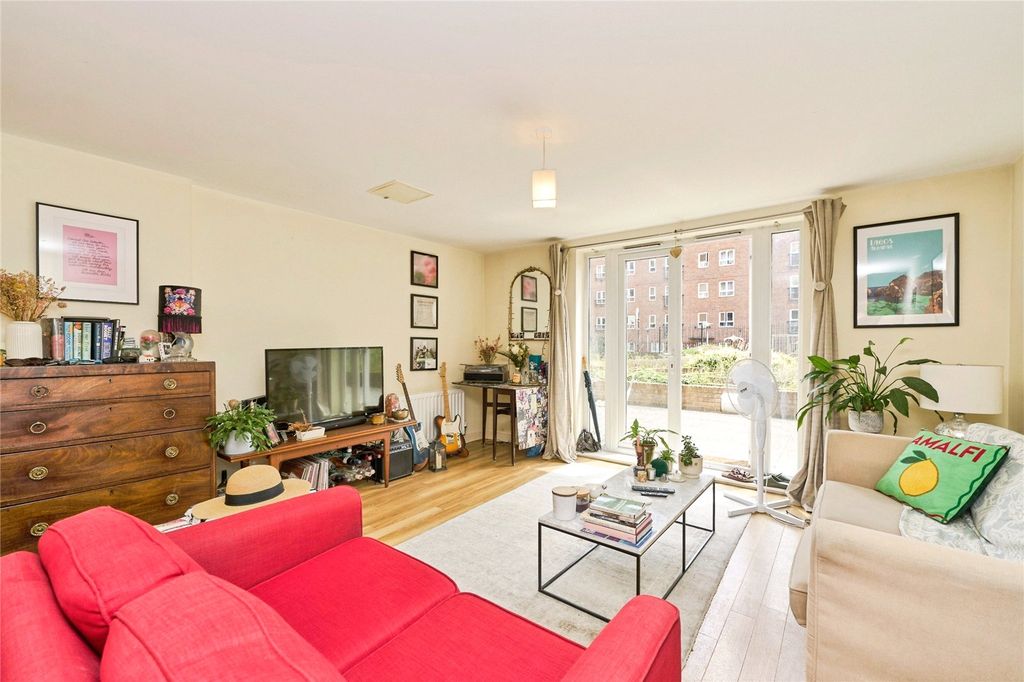 Property photo 1 of 17 Picture No. 05