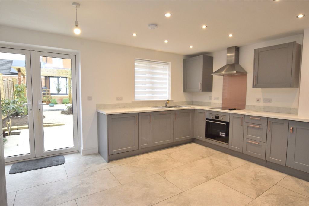 Property photo 2 of 12 Picture No. 04