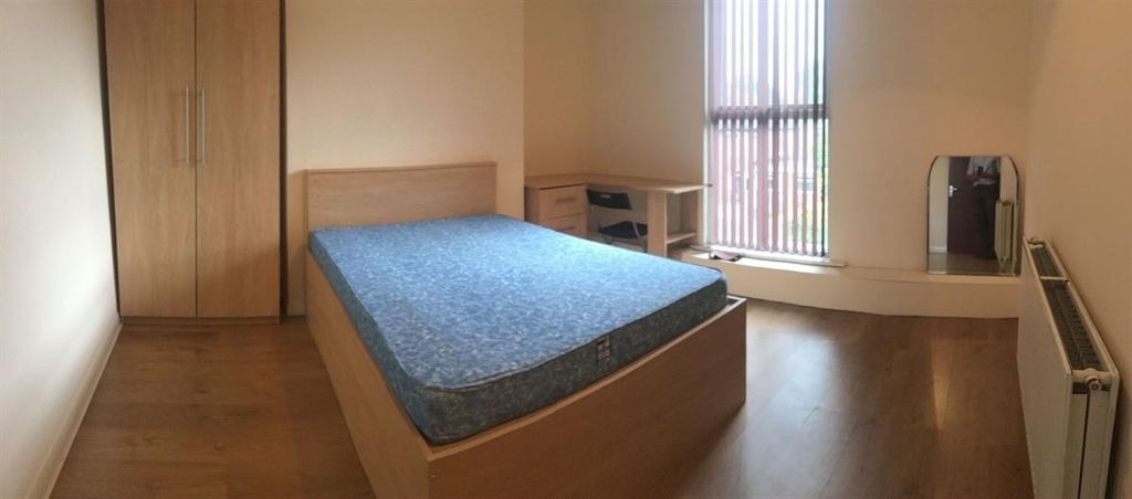 Property photo 1 of 15 Bright, Simply Furnished Bedroom With A Double Bed...