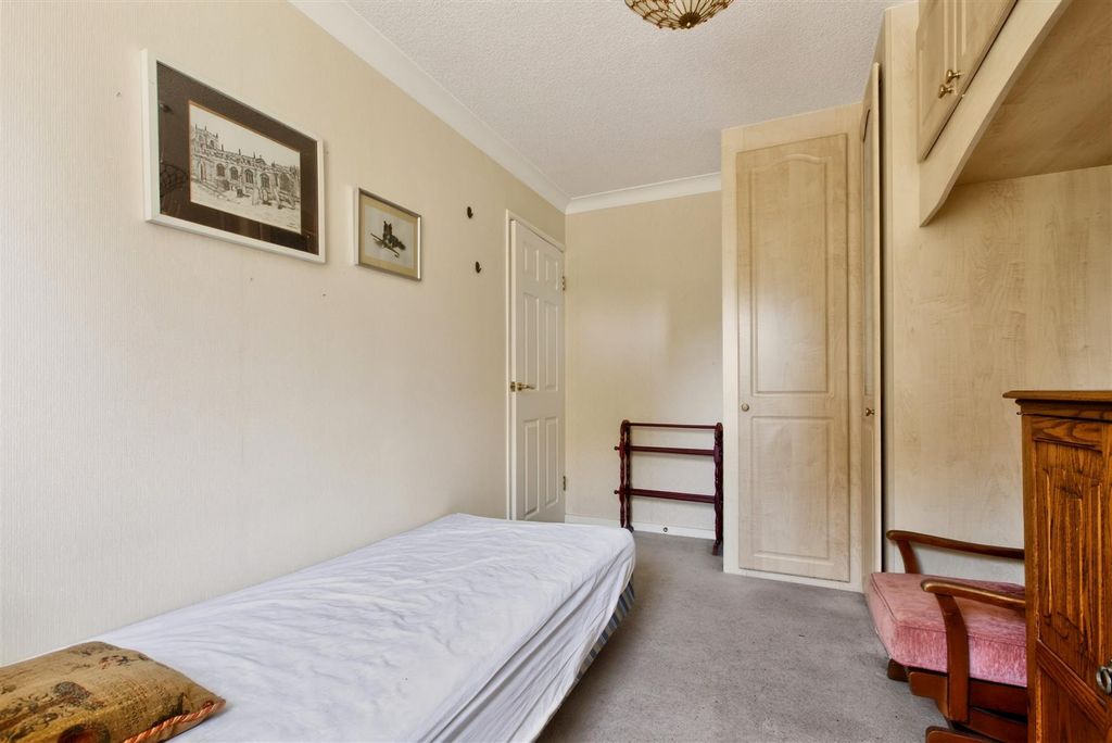 Additional image 12 of 3 bed flat for saleThe Glen, Sheffield S10
