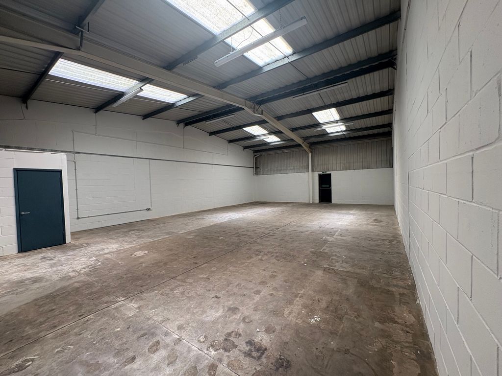 Property photo 2 of 12 Loughton Workshop