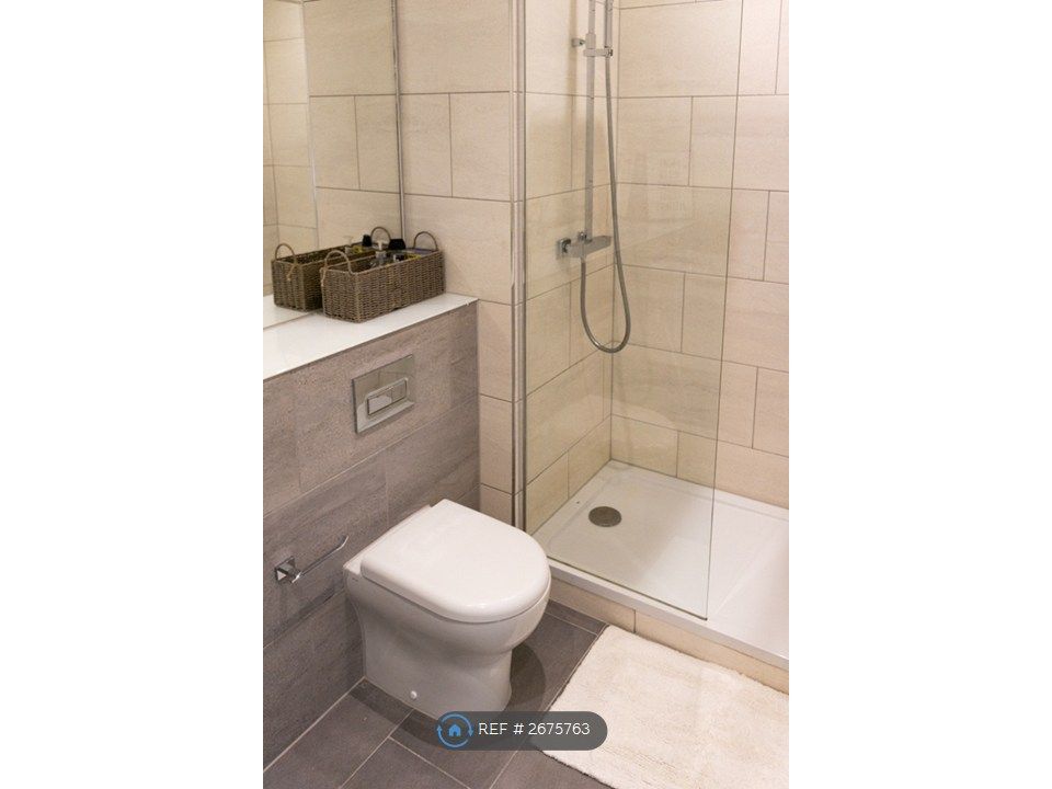 Property photo 3 of 7 Bathroom