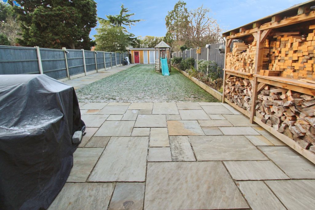 Property photo 2 of 24