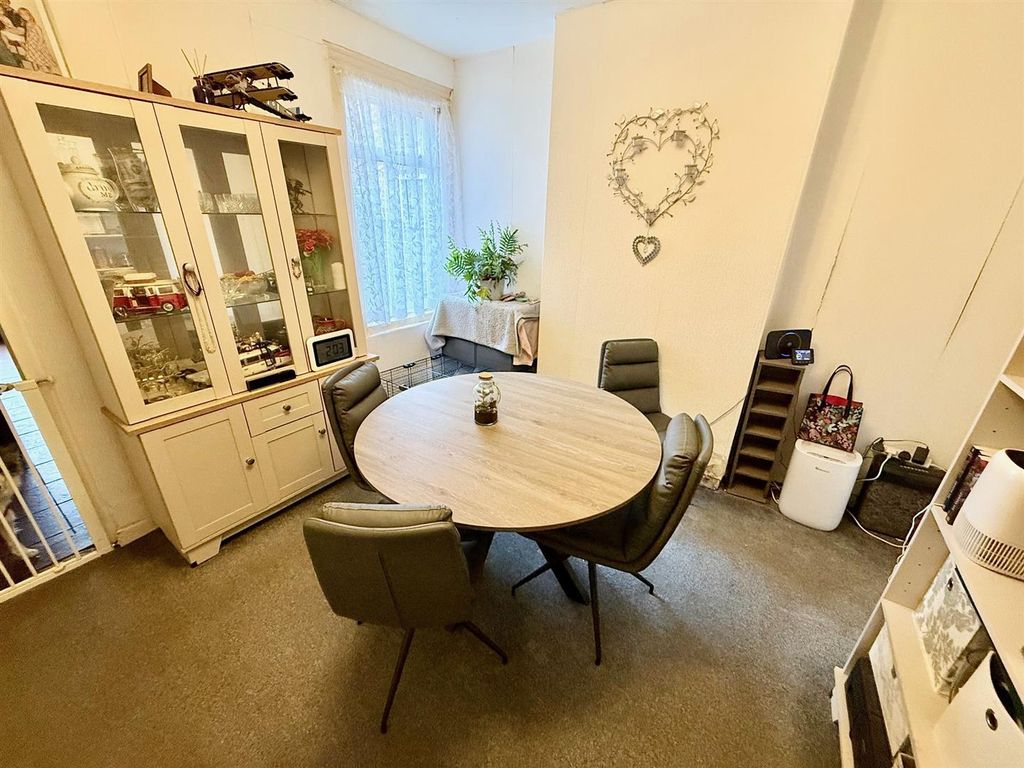 Property photo 3 of 12 Dining Room