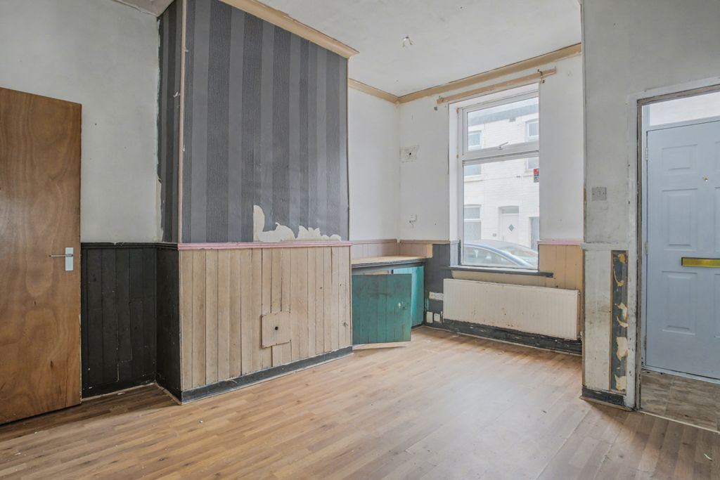 Property photo 3 of 20 25 Lockhart Road, Preston, Lancashire, Pr1 6BT