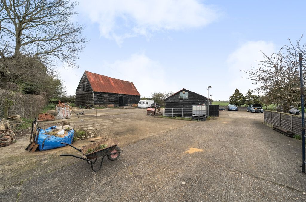 Property photo 3 of 25