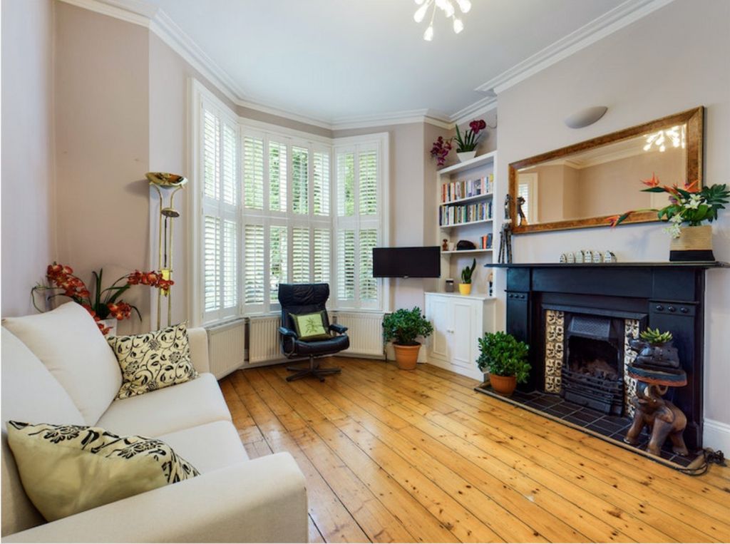 Property photo 2 of 17