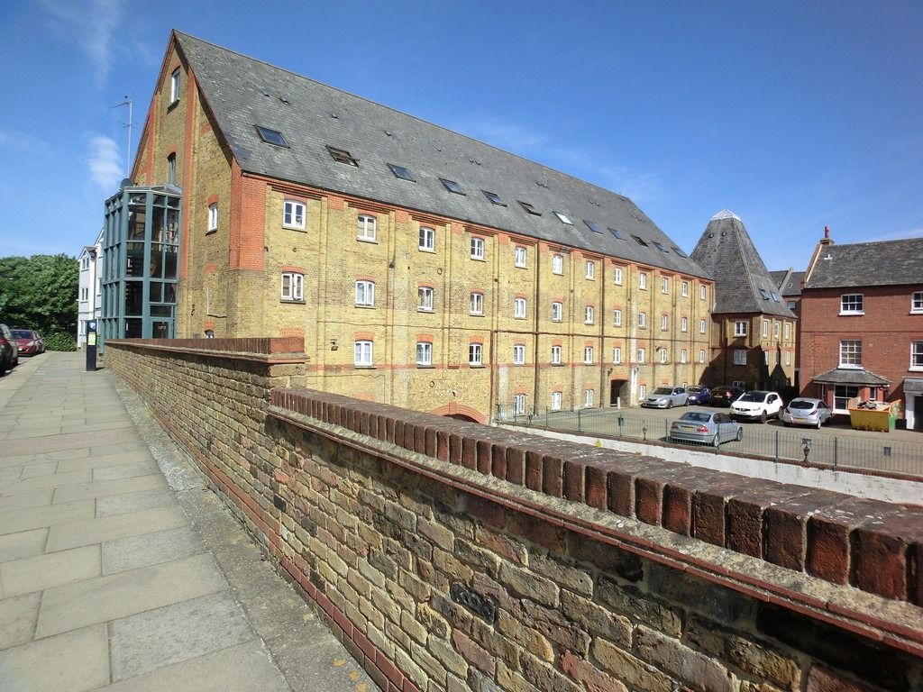 Property photo 1 of 8 2008301