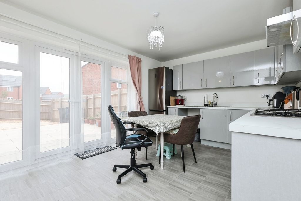 Property photo 2 of 19 Pbox-Img.Jpg