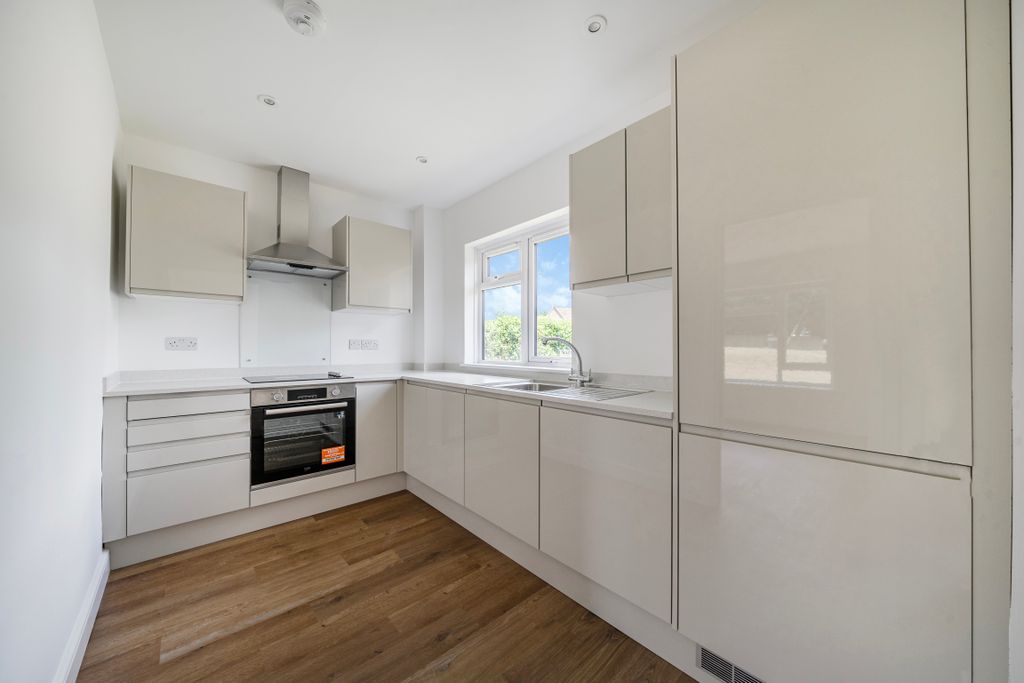 Property photo 2 of 17 13097862685Aa1784F6Bd