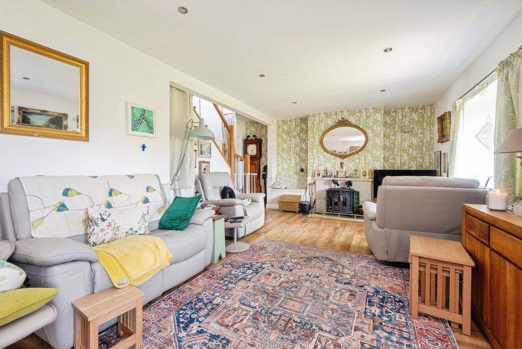 Property photo 2 of 20 Pbox-Img.Jpg