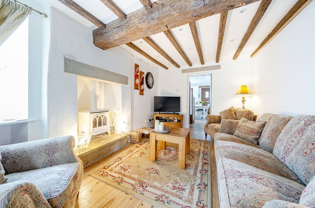 Property photo 3 of 12 11-681c97676716A-...