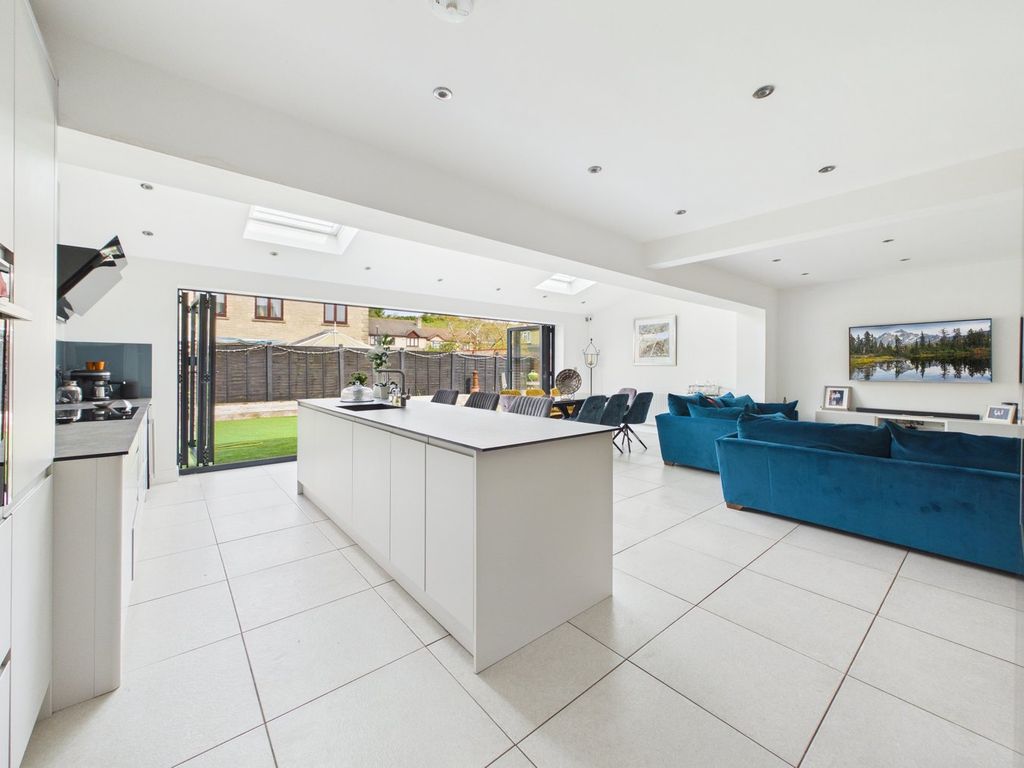 Property photo 3 of 31