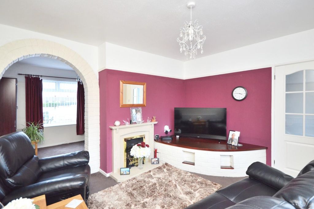 Property photo 2 of 14