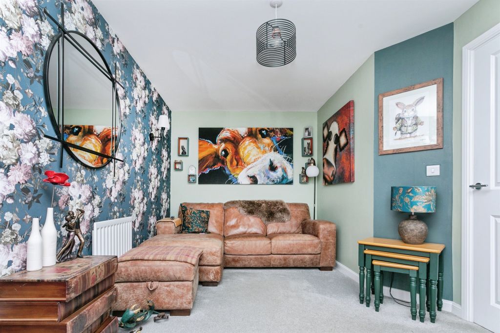 Property photo 3 of 18
