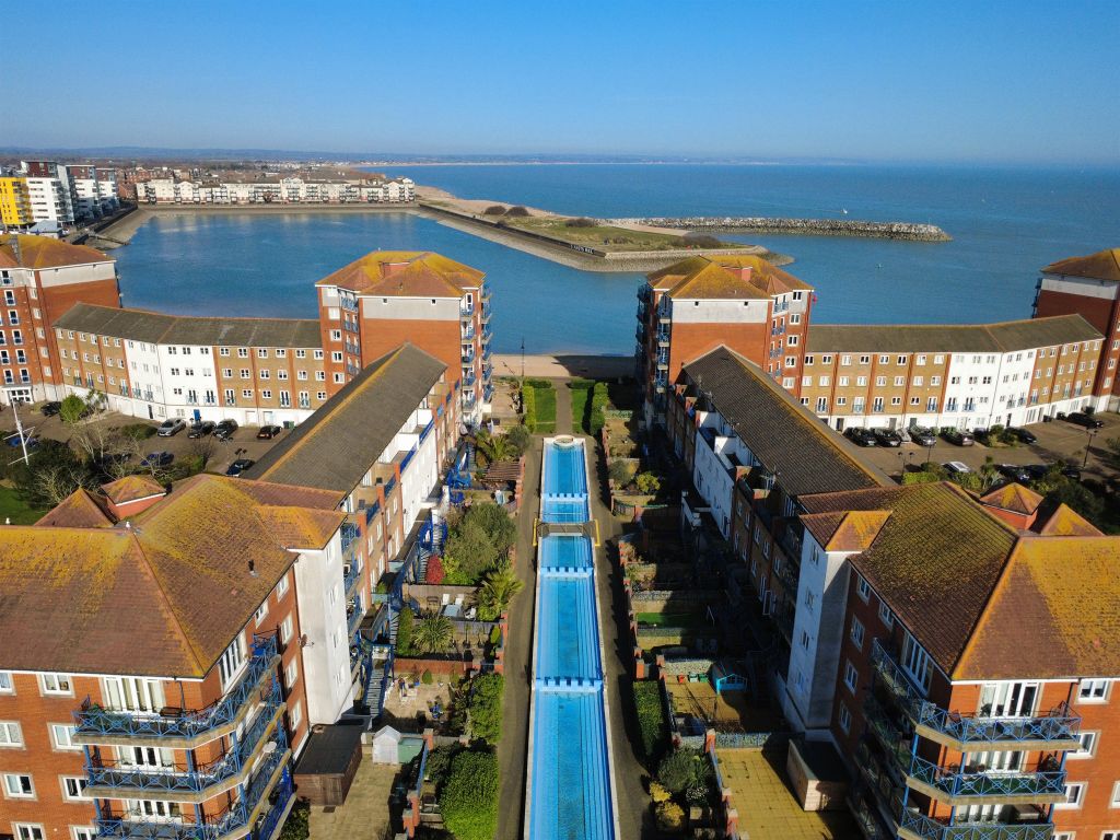 Property photo 1 of 23