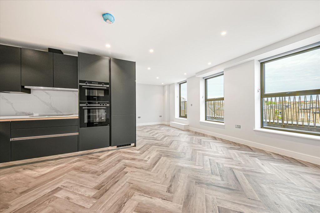 Property photo 1 of 10 Image