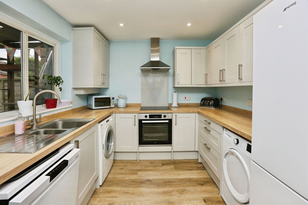 Property photo 2 of 19