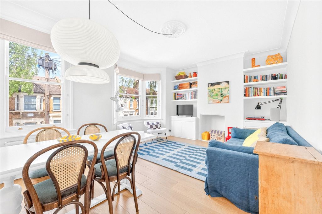 Property photo 3 of 12 Picture No. 02