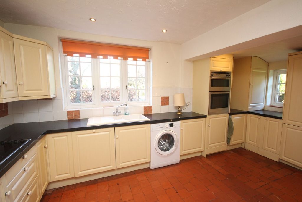 Property photo 3 of 16