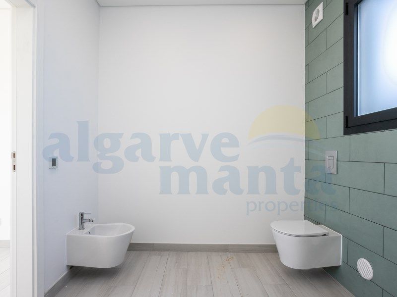 Property photo 3 of 38