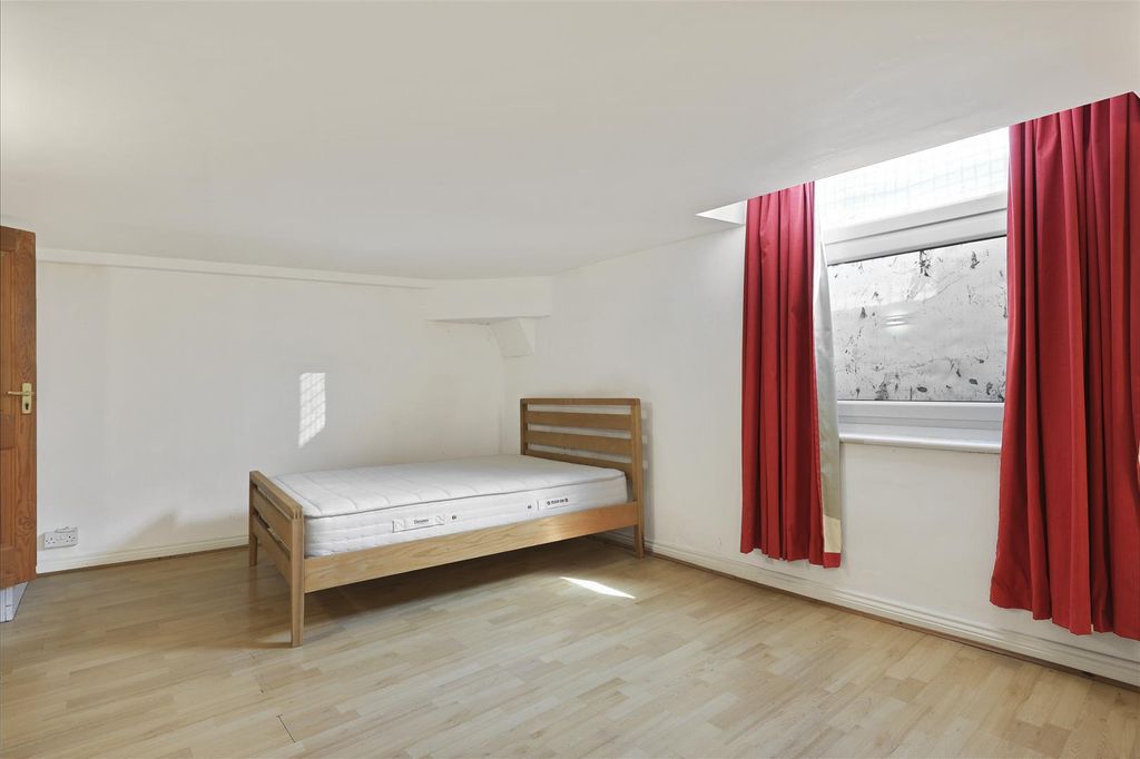 Property photo 3 of 8 Img (3).Jpg