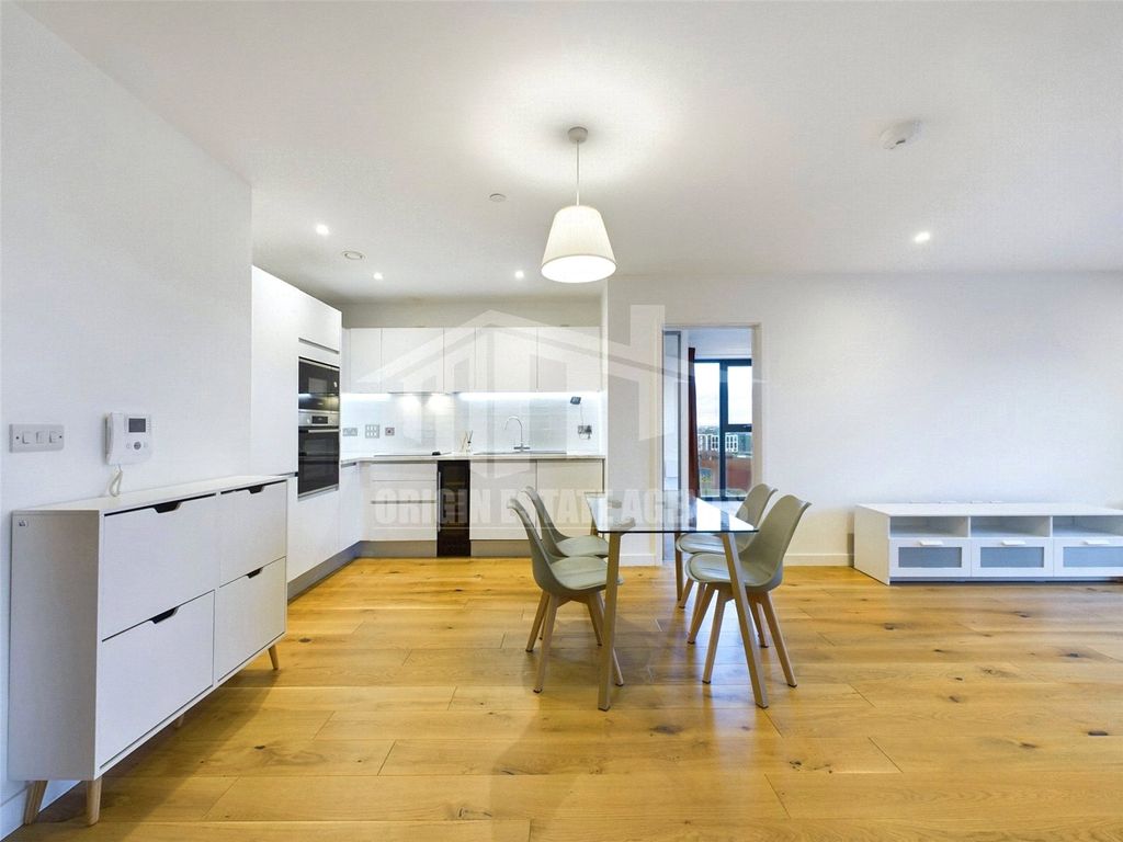 Property photo 3 of 16 Picture No. 35