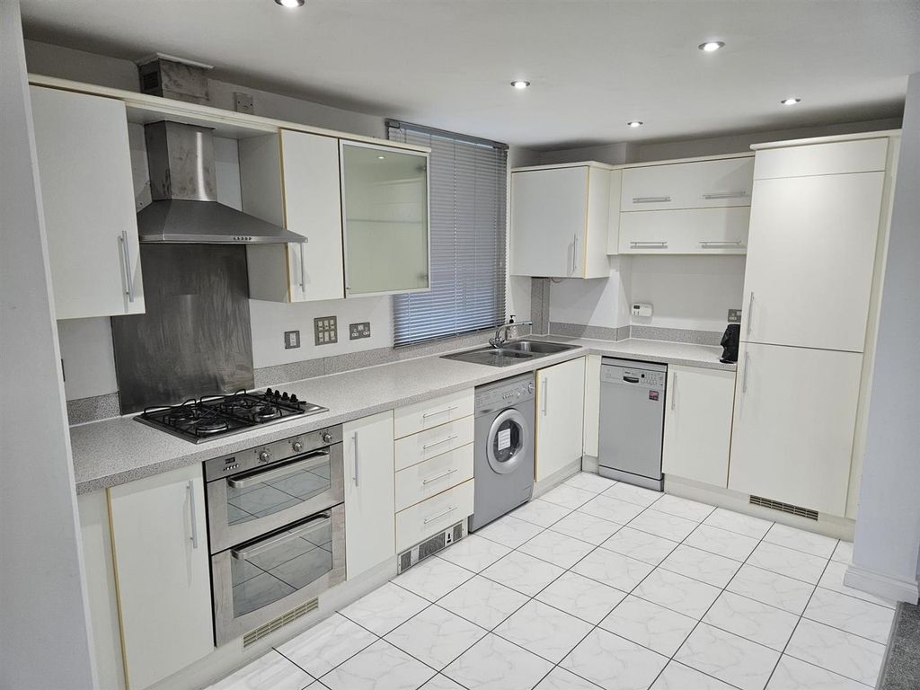 Property photo 3 of 16 23