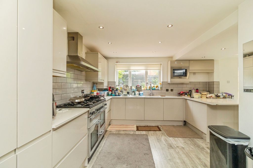 Property photo 2 of 20 Pbox-Img.Jpg