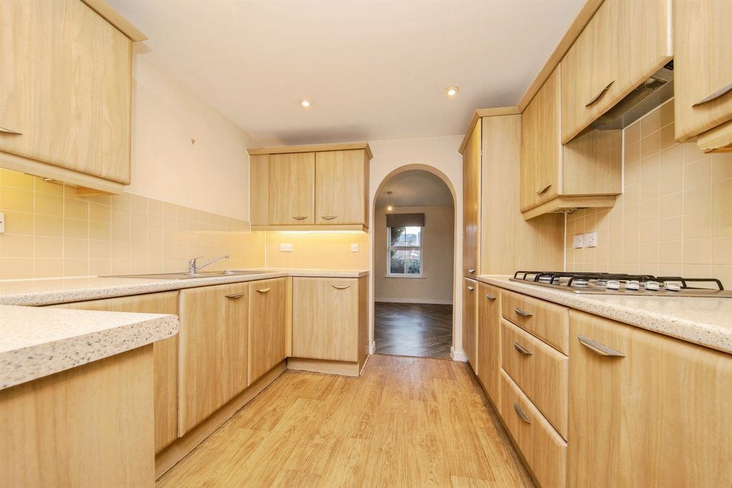 Property photo 2 of 23