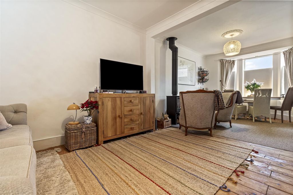 Property photo 2 of 22 160 South Farm Road-010.Jpg